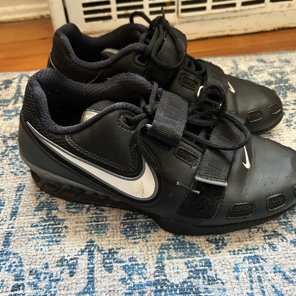 Nike Romaleo 2s Black Men 8 / Women 9.5 - Picture 1 of 7